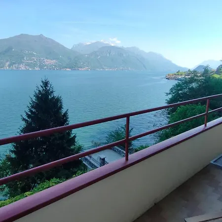 The Balcony On The 1 メナッジョ
